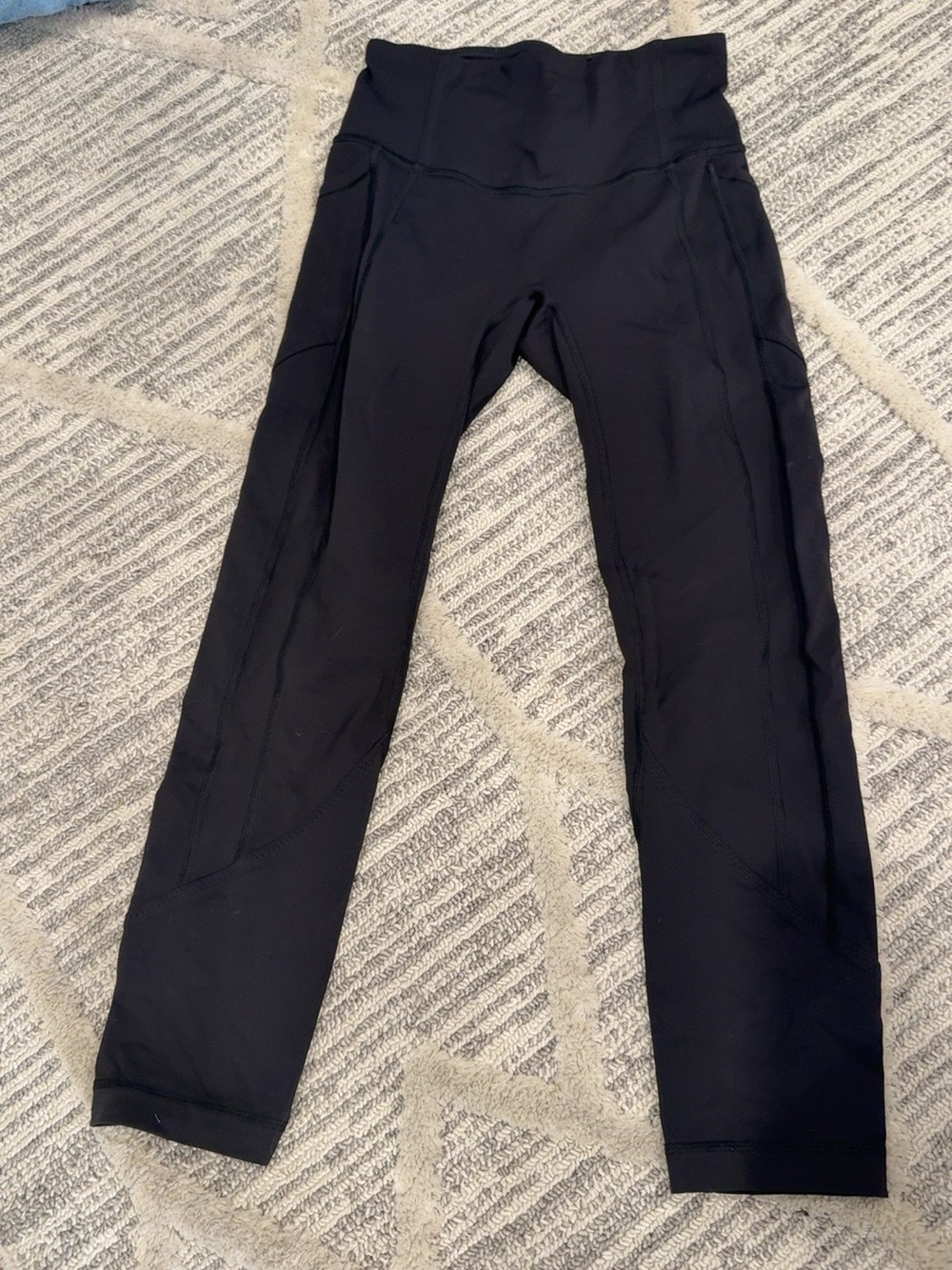 Lululemon black technical/running leggings — size 4